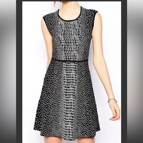 BCBG “Dina” Dress, Flattering Scuba Material - Picture 4 of 6